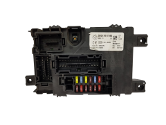 Boîtier Fusibles Fiat 00517817590 28050017 Delphi 19713