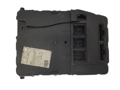 Calculateur UCH X84 N2 8200309690 S118400220D Renault Siemens 2279