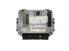 Calculateur 0281012589 8200527725 8200527756 Renault Bosch 35696