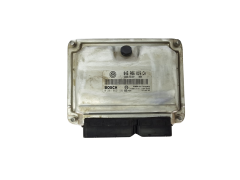Calculateur 045906019CA 0281012195 VW Bosch 18752