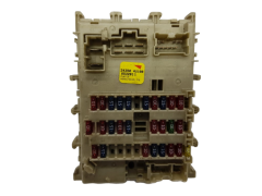Boîtier Fusibles Nissan 243504U100