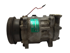 Compresseur De Climatisation Renault Clio I 7700272497 SD7V16 1135 Sanden 7179 Compresseur De Climatisation Renault Clio I 7700272497 SD7V16 1135 Sanden 7179