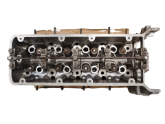 La Culasse BMW 1743987 1.9 8V 194E1 2