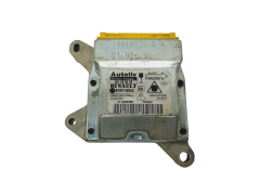 Calculateur 8200138953 601958500 Renault Autoliv