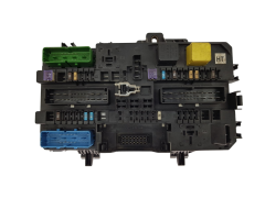 Boîtier Fusibles 13222173 5DK008669-33 Opel GM Hella 20608