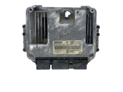 Calculateur 0281011646 8200305678 8200355802  Renault Bosch 49032