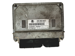 Calculateur 03D906033C 5WP40292 02 Skoda Siemens 19473