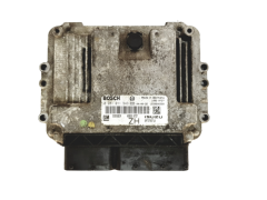 Calculateur Opel 0281011943 55556829 8973785711 Bosch 19212