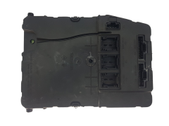 Calculateur UCH N2 8200525384 S118400150D Renault Siemens 1782