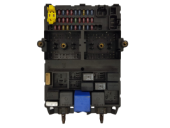 Boîtier Fusibles Jeep 04831433AA 518722103