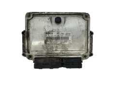 Calculateur 0281010442 8200141954 8200049306 Renault Bosch 52421
