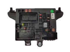 Boîtier Fusibles 13277318 Opel GM