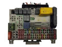 Boîtier Fusibles Opel 90589965 GM 19803
