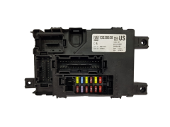 Boîtier Fusibles 13320628 28224264 401154265 Opel GM Boîtier Fusibles 13320628 28224264 401154265 Opel GM