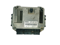 Calculateur 0281012589 8200527725 8200527756 Renault Bosch 33054