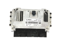 Calculateur 237107788R 0261S15019 Renault  Bosch 28497