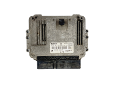 Calculateur Opel 0281011943 55556829 8973785711 Bosch 42895