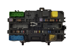 Boîtier Fusibles 13145021 5DK008669-70 Opel GM Hella