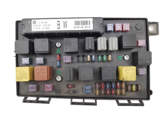 Boîtier Fusibles Opel 13145043 5DK008668-50 Hella Boîtier Fusibles Opel 13145043 5DK008668-50 Hella