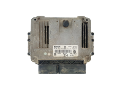 Calculateur Opel 0281011943 55556829 8973785712 Bosch 34615