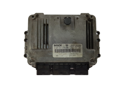 Calculateur 0281011275 8200305678 8200269879 Renault Bosch 14320
