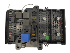 Boîtier Fusibles Chrysler P04707994AC 19640