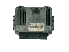 Calculateur 0281011549 8200310863 8200370779 Renault Bosch 33745