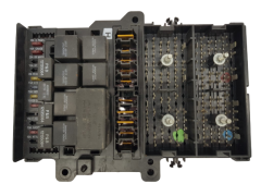 Boîtier Fusibles Chrysler Dodge P4707592