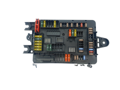 Boîtier Fusibles 6114 V8 9337881 01  BMW 37903
