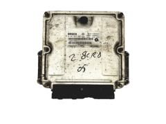 Calculateur 0281011281 P04727770AD Chrysler Bosch 17749