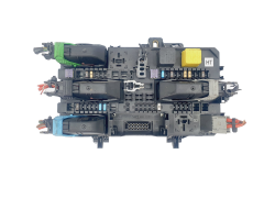 Boîtier Fusibles 13222173 5DK008669-33 Opel GM Hella 40216 Boîtier Fusibles 13222173 5DK008669-33 Opel GM Hella 40216