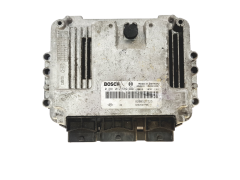 Calculateur 0281012589 8200527725 8200527756 Renault Bosch 27045
