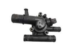 Boitier Thermostat D'eau moteur 8200112034 1.9 DCI Renault 