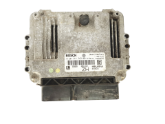 Calculateur Opel 0281011943 55556829 8973785712 Bosch 28292