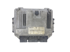 Calculateur 0281011549 8200310863 8200370779 Renault Bosch 57372