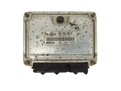Calculateur VW 036906032P 0261207179 Bosch 15200