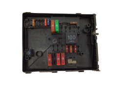 Boîtier Fusibles 1K0.937.629.A 0-1703390-8 VW Audi Tyco 18501 Boîtier Fusibles 1K0.937.629.A 0-1703390-8 VW Audi Tyco 18501