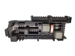 Boîtier Fusibles Mercedes 0-1718781-1 748038 1718783 Tyco Hella 20316