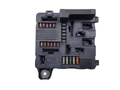Calculateur Renault UPC X84 8200306032 S118399200B Siemens