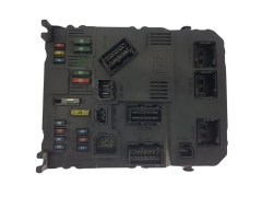 Calculateur BSI E02-00 9646777380 S118085210G PSA Siemens 2019
