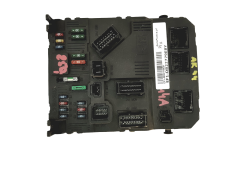 Calculateur BSI 9657999680 S118085320B PSA Siemens