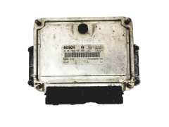 Calculateur 0281010501 8200118521 8200049304 Renault Bosch 30129