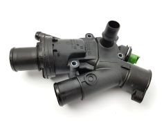 Boitier Thermostat D'eau moteur Citroen Peugeot 407 308 2.0 HDI 9803648780