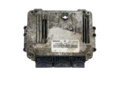 Calculateur Ecu Renault 0281013363 8200635663 Bosch 39607