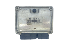 Calculateur 074906018B 0281010084 VW Bosch 55917