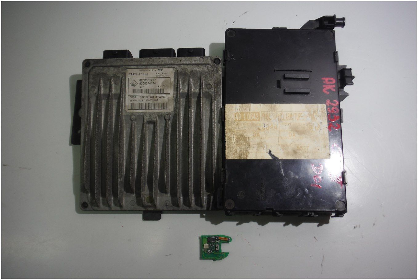 Sterownik Silnika UCH-N2 IMO 8200331477 Clio II 2 main product photo