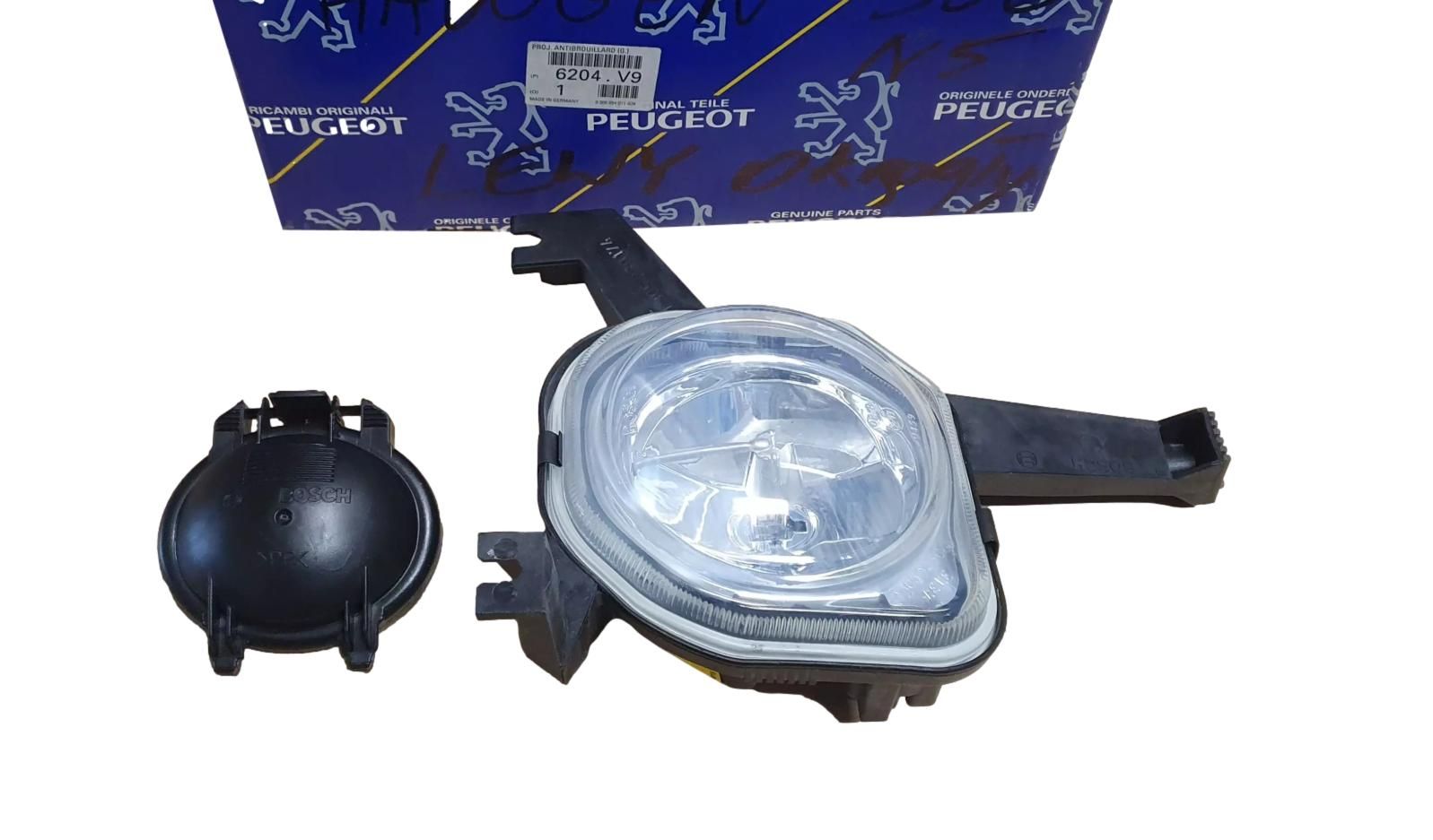 Feu Antibrouillard Gauche Avant Original 6204V9 6204.V9 Peugeot main product photo