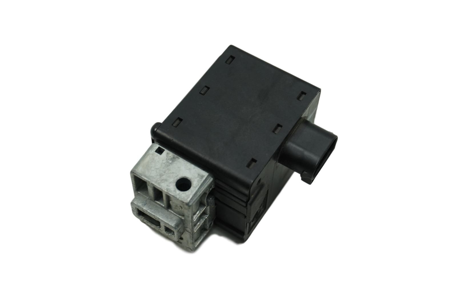 Calculateur 8200604932 Renault main product photo
