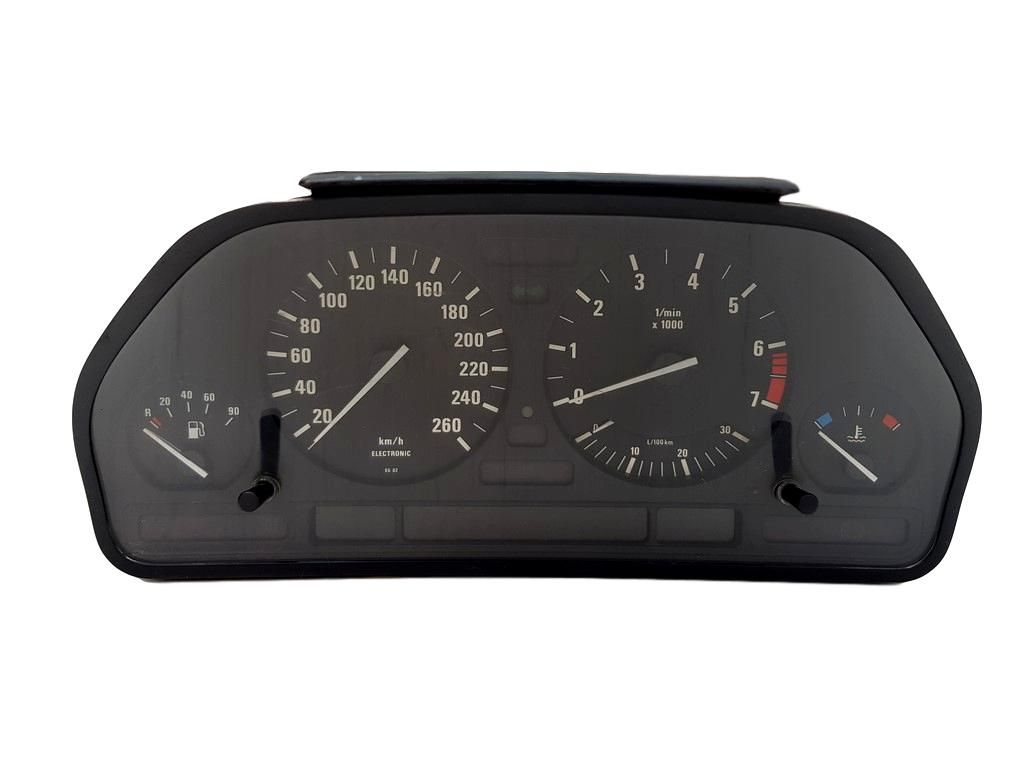 Bloc Compteurs Vitesse BMW 7 E32 62111388751 main product photo