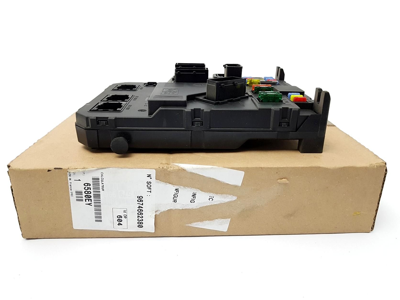 Boîtier Fusibles Nouvelle Original BSI Berlingo Partner II 6580EY 6580EK 9657999680 main product photo